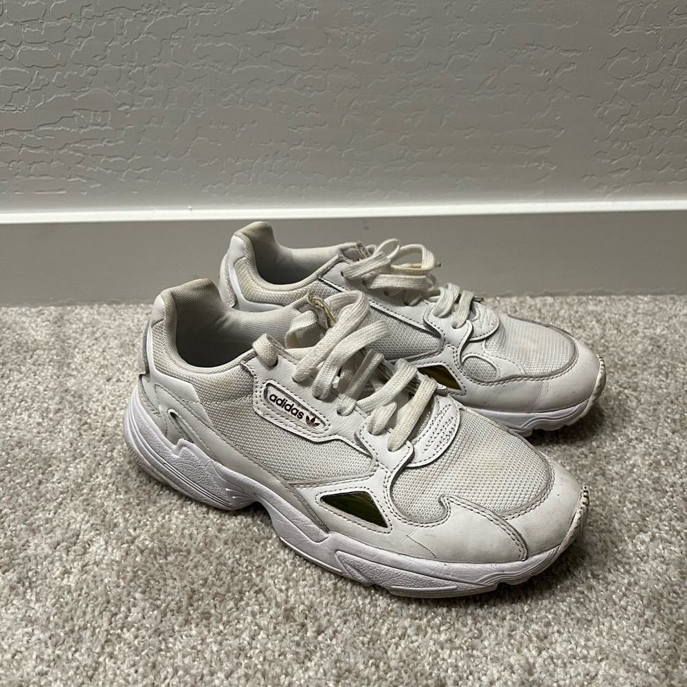 Adidas Falcon white size 8